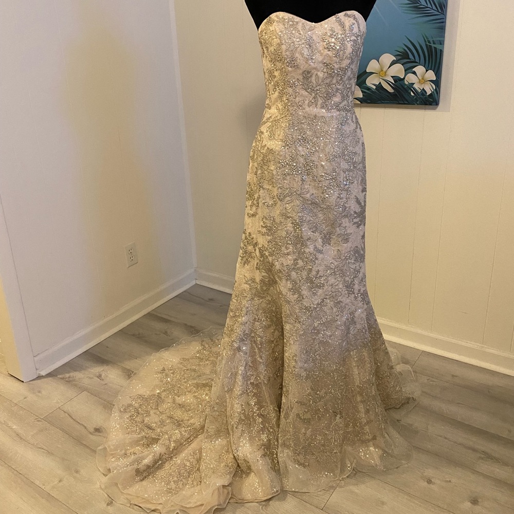 Elegant Cream Strapless Wedding Dress